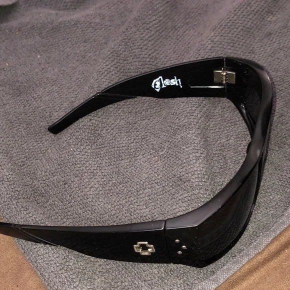 Spy Clash sun glasses with case.